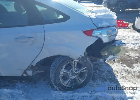 2014 Ford Focus Se z USA, uszkodzony, nr VIN 1FADP3F20EL188425